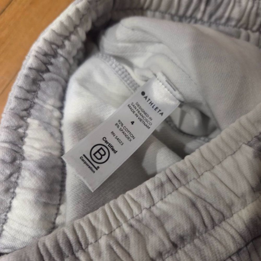 Athleta White Gray Farallon Printed Camouflage Jogger Pants - Picture 7 of 11